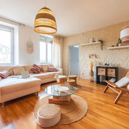 Nouveau - Faubourg National - En Face De La Gare *