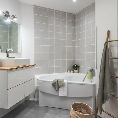 Apartamento Nouveau - Faubourg National - En Face De La Gare *