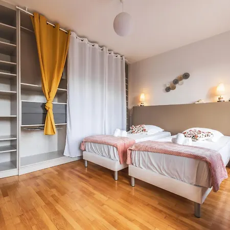 Nouveau - Faubourg National - En Face De La Gare * Estrasburgo