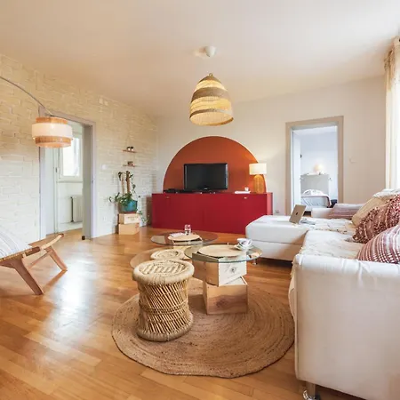 Nouveau - Faubourg National - En Face De La Gare Estrasburgo