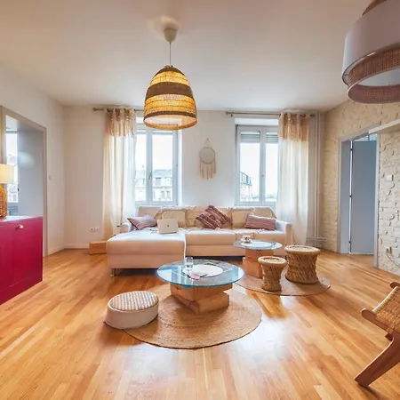 Nouveau - Faubourg National - En Face De La Gare