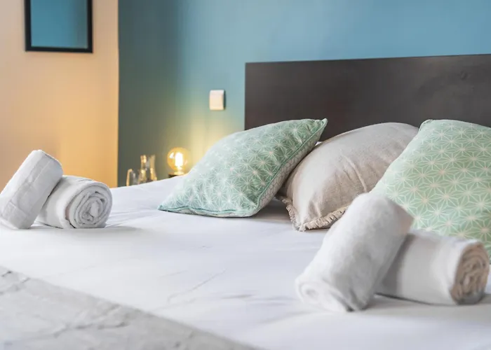 Nouveau - Faubourg National - En Face De La Gare *